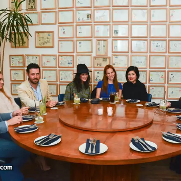 Maximiliano Villegas,María de la Fuente,Héctor Pacheco y Joanna Faria,con Daniela Villegas,Gladis Tamez y Oliver Wilson.