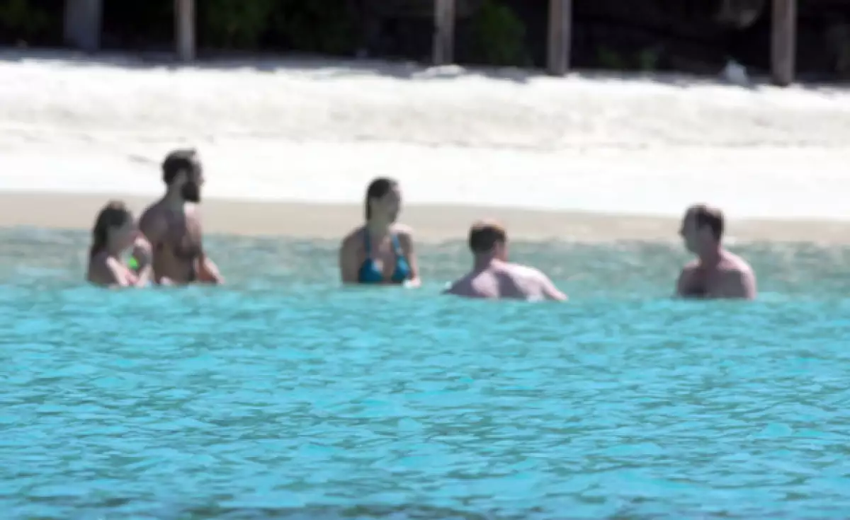 La familia real inglesa, y los familiares de Kate, disfrutaron de un soleado y relajante día en el mar.