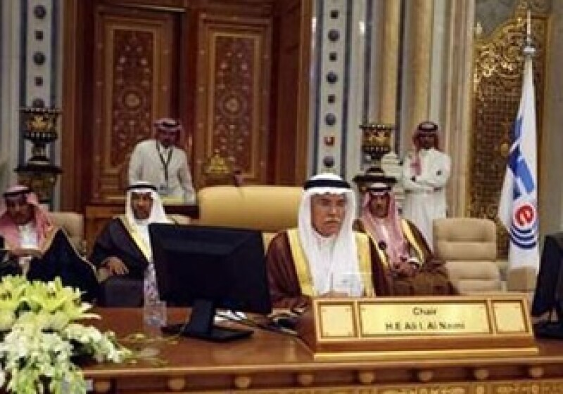 El ministro saudí de petróleo, Ali al-Naimi, acudió a un encuentro urgente de la Administración Internacional de Energía. (Foto: Reuters)