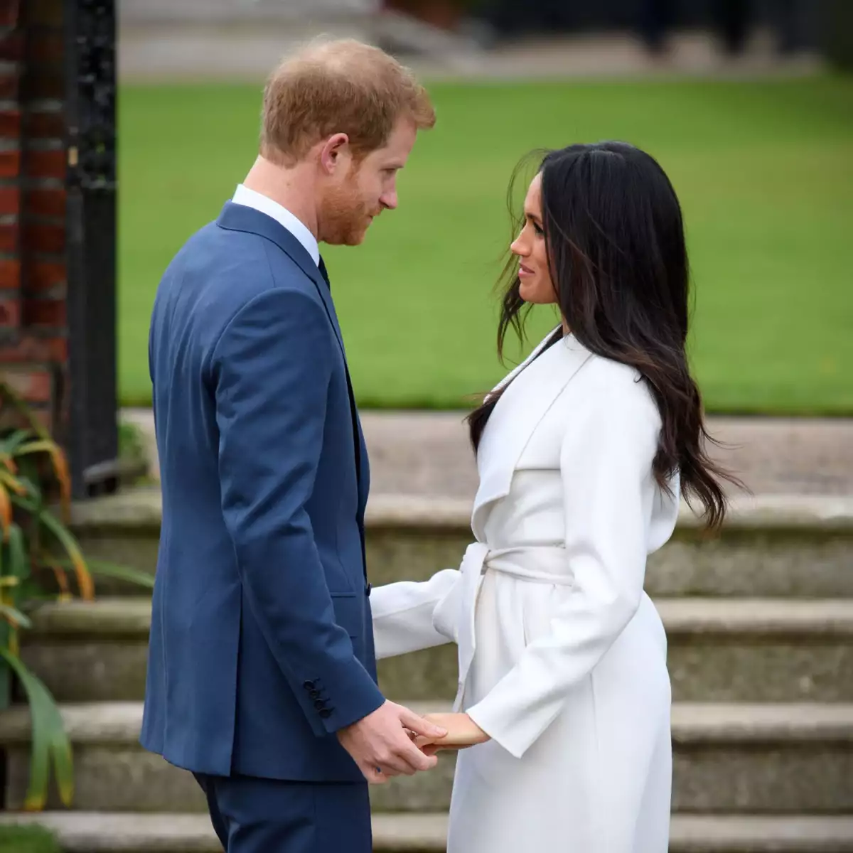 La actriz Meghan Markle y el príncipe Harry