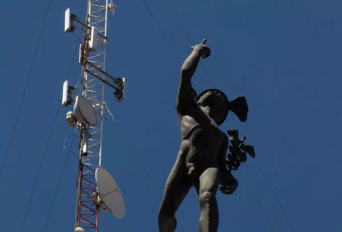 CFE Telecom entrega contratos a Altán y empresa fantasma