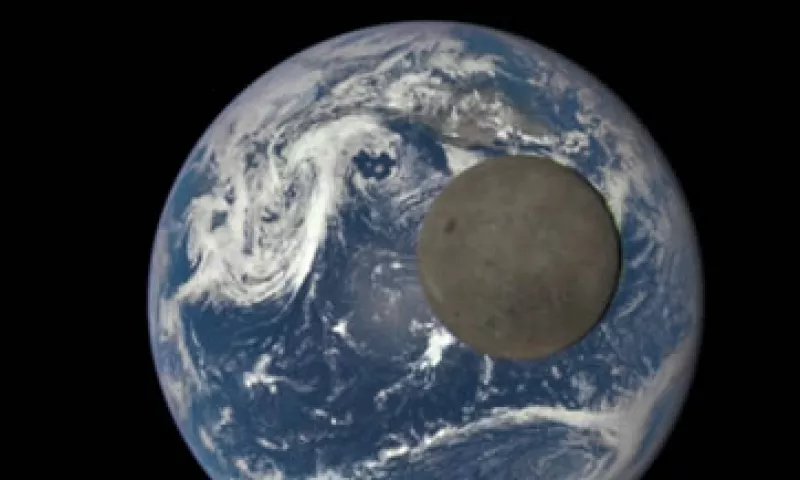 Es la primera vez que podemos ver así el lado oscuro de la Luna. (Foto: NASA)