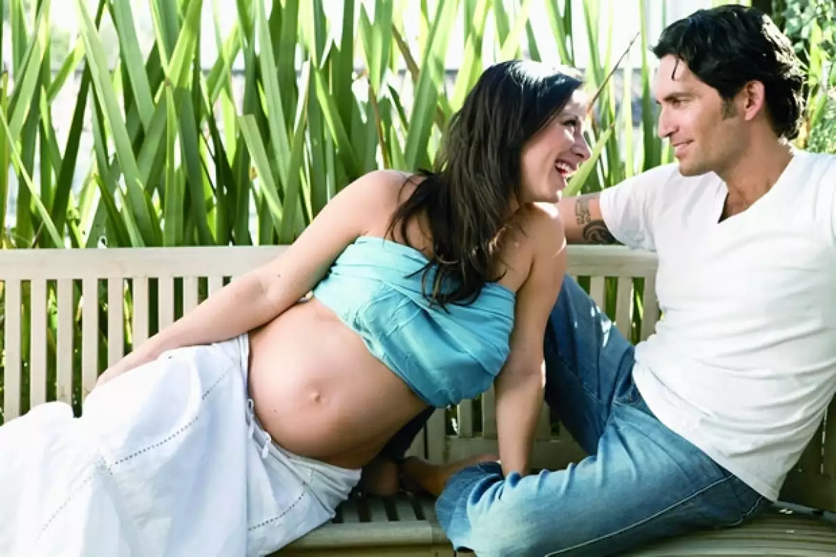 La conductora de 31 años espera ansiosa la llegada de Iam, su primer hijo con Eammon, que nacerá en abril por parto natural.