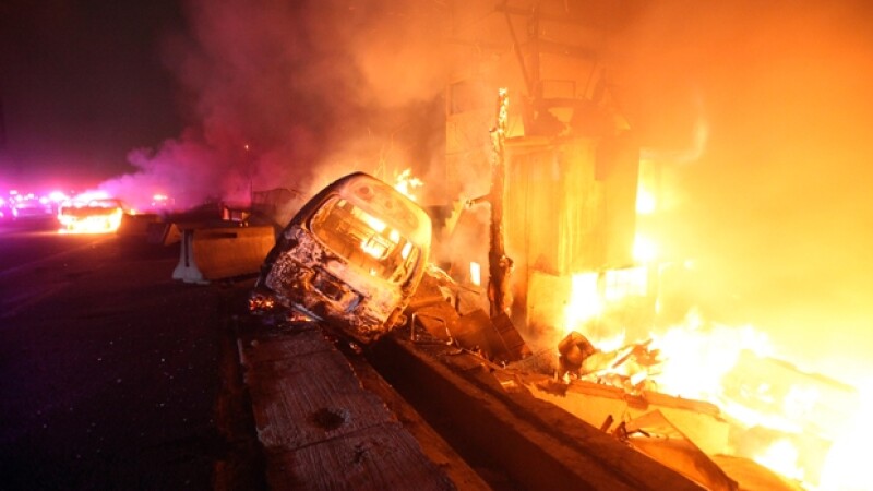 La explosión, que también dejó 36 heridos, afectó a una veintena de casas y al menos a 15 vehículos, según autoridades locales.