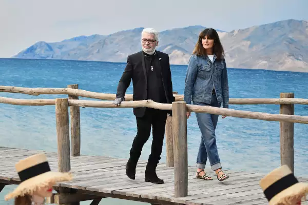 Chanel : Runway - Paris Fashion Week Womenswear Spring/Summer 2019