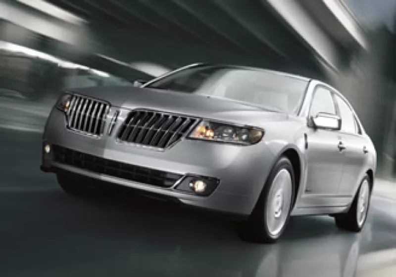 El vehículo usa la tecnología híbrida de segunda generación de la compañía: el motor el motor híbrido I-4 de ciclo Atkinson y 2.5 litros. (Foto: Autocosmos.com)