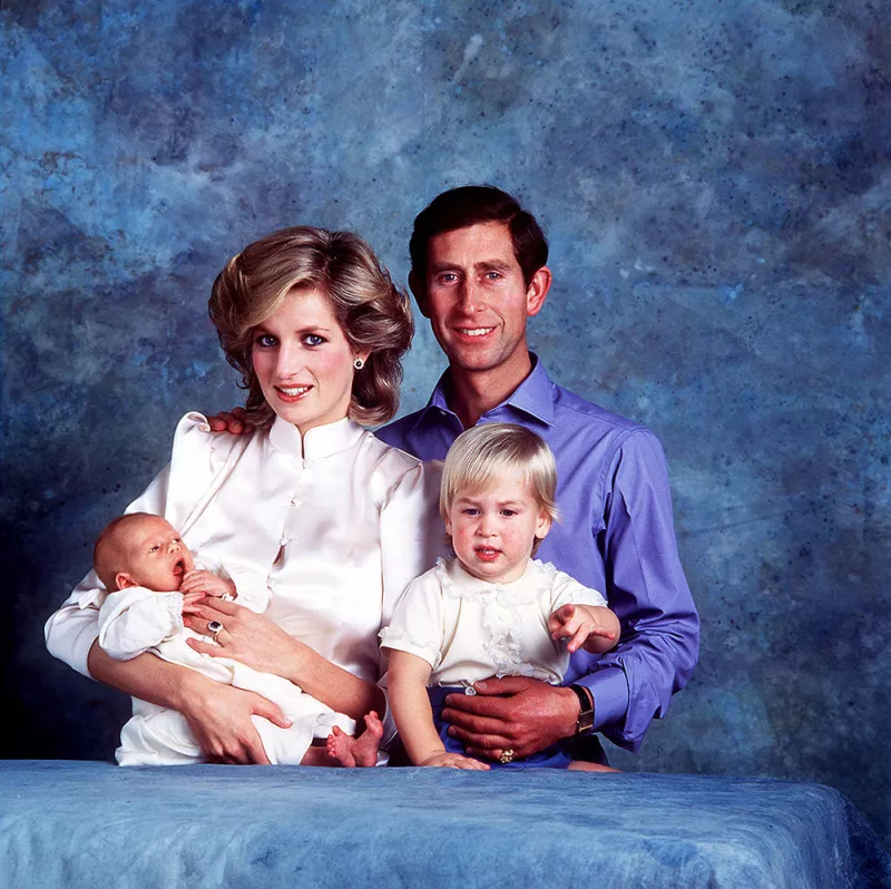 Princesa Diana, príncipe Carlos, William y Harry