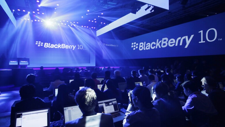 Research In Motion anunció que cambiará su nombre corporativo a BlackBerry y presentó sus nuevos equipos para operar con el sistema 10.