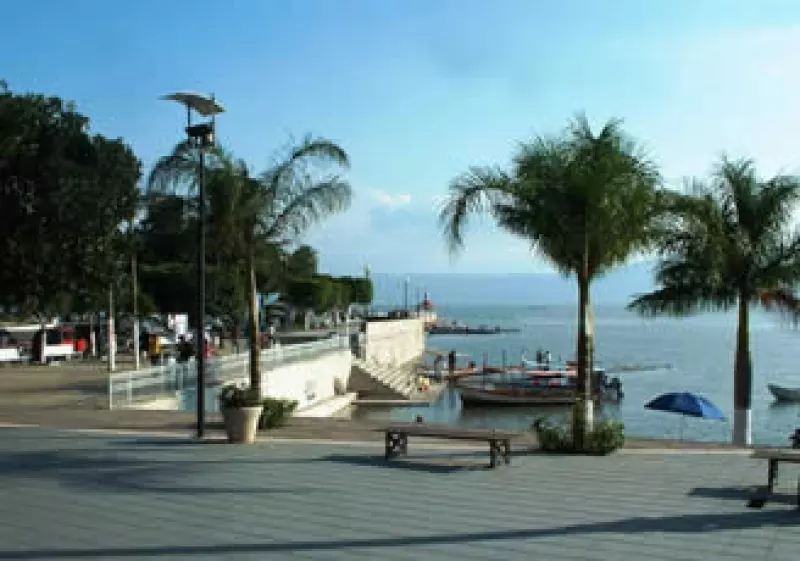 La comunidad de Ajijic, a la orilla del lago Chapala, alberga a 12,000 extranjeros pensionados. (Foto: Especial)