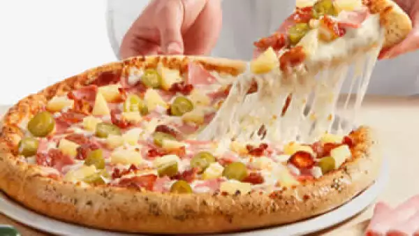 Para levantar las ventas de Domino’s Pizza, Alsea emprendió la campaña ‘Mejoremos Domino’s’ para saber qué es lo que buscaban sus consumidores. (Foto: Cortesía Alsea)