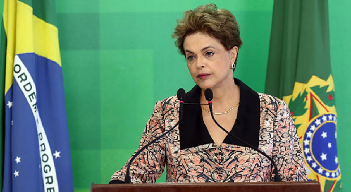 La decisión termina con más de 13 años de gobierno del izquierdista Partido de los Trabajadores; Rousseff es el primer jefe del gobierno brasileño suspendido de su cargo en más de 20 años.