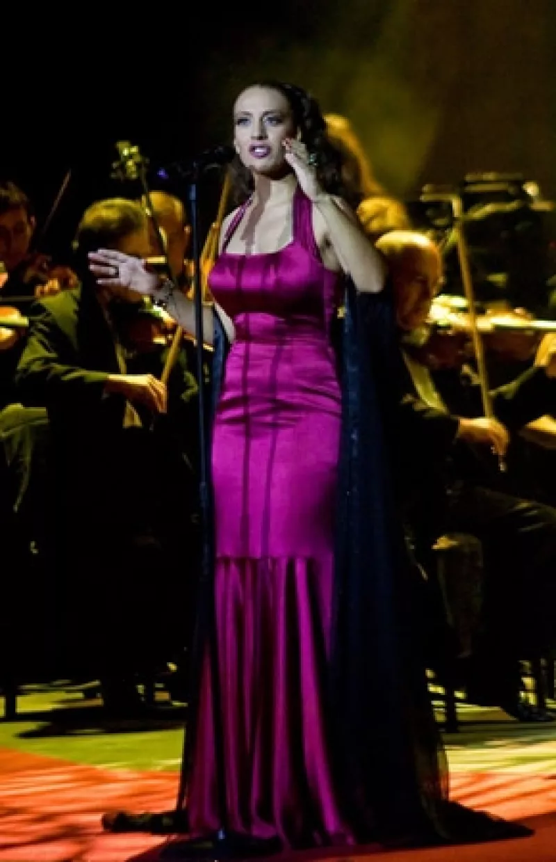 La cantante dijo: "no tengo palabras para agradecer todo el apoyo, fue grandiosa la respuesta que me dieron", luego de presentarse en el Teatro de la Ciudad, en México.