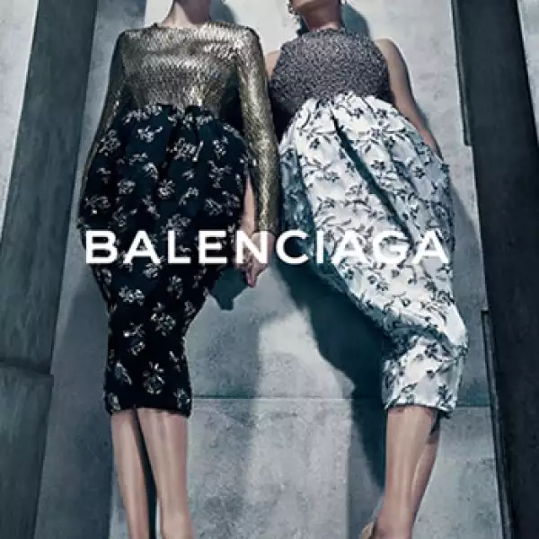 Kate Moss y Lara Stone son la nueva imagen de la campaña de Balenciaga fall 2015.