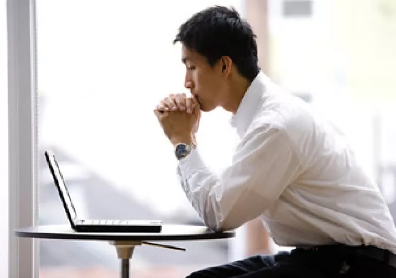 Una computadora con acceso a la red y creatividad bastan para impulsar un negocio. (Foto: Jupiter Images)