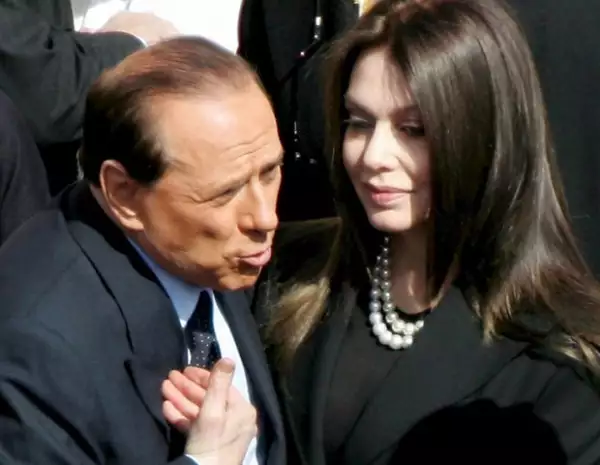 Veronica toleró las infidelidades de Berlusconi.