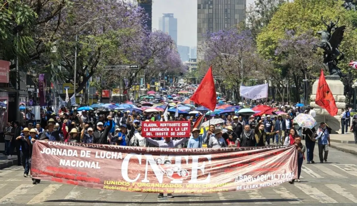 Los maestros de la CNTE defienden su plantón: “No luchamos solo por nuestro salario, también por la educación”
