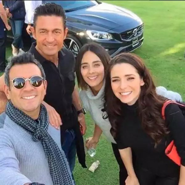 Ariadne Díaz lució su embarazo durante la posada.