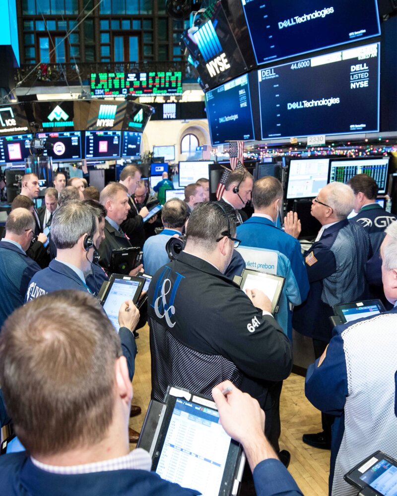 Dell regresa a los mercados