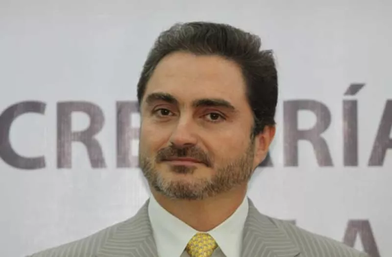 A pesar de que mantiene una relación desde hace más de un año con el Secretario de Finanzas y Planeación del Gobierno de Veracruz, la actriz no quiere una boda pronto.