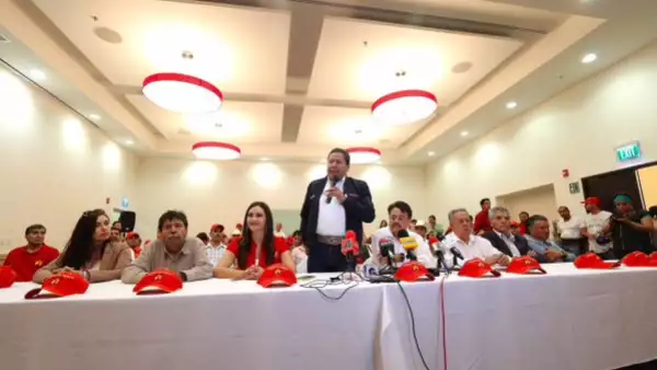 El PT anunció su respaldo a David Monreal para la gubernatura del Estado a pesar de que su candidata continúa en el proceso electoral. 