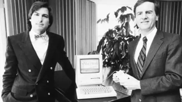 Sculley (d) lamenta no haber arreglado a tiempo sus diferencias con Jobs (i). (Foto: Getty Images)