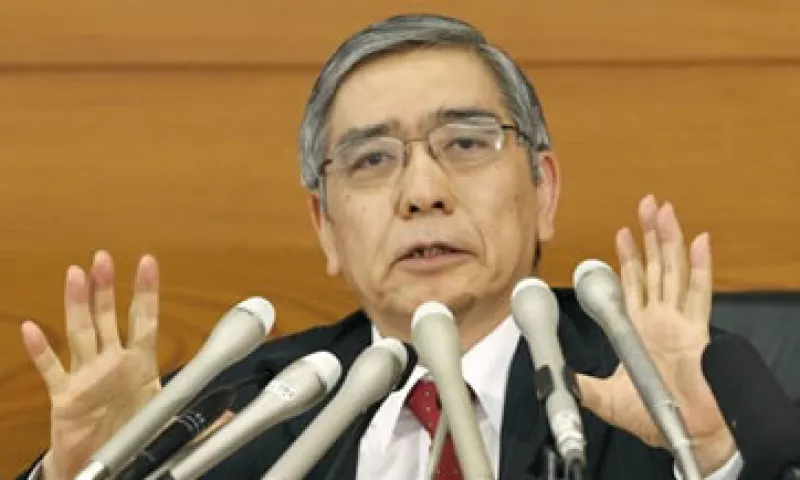 El Banco de Japón adquirirá mensualmente más de siete billones de yenes en bonos soberanos a largo plazo.  (Foto: AP)