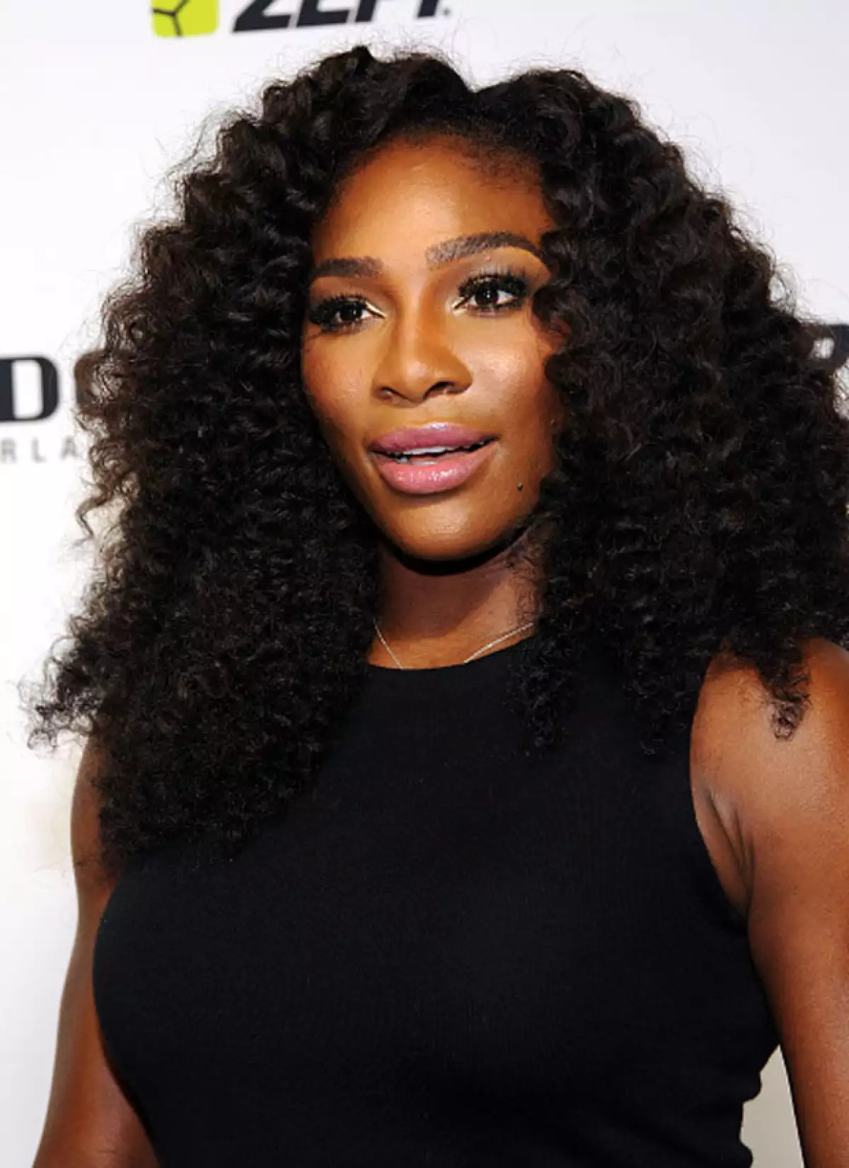 De manera muy cómica, la tenista respode a un reportero que la cuestiona por no sonreír durante una conferencia de prensa en Nueva York.