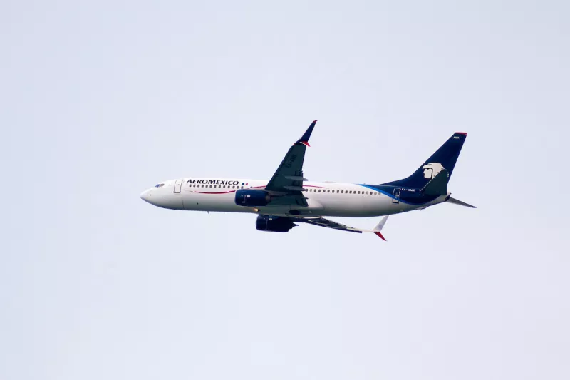 Aeromexico aircraft mid flight