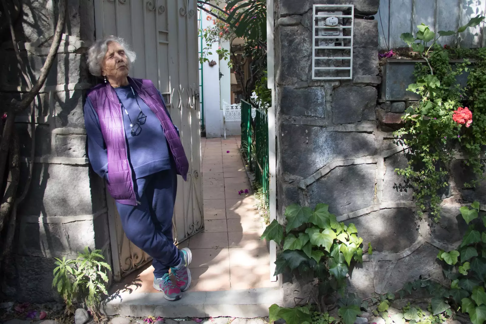Elena Poniatowska, hablo sobre el robo de que fue objeto ayer en su domicilio, en la Colonia Chimalistac.