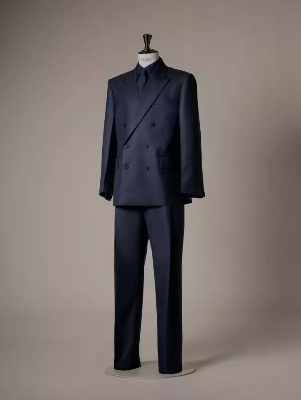 callum-turner-ferragamo.png