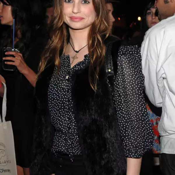 ¿Y qué pasa cuando la hermana low profile de la familia es la más bonita? Aimee Osbourne no tiene nada que envidiarle a su famosa hermana Kelly.