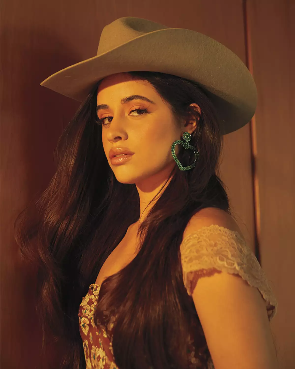 Camila-Cabello-Elle-Portada-Abril-Nuevo-Álbum-2022-Raíces-Latinas-1.jpg