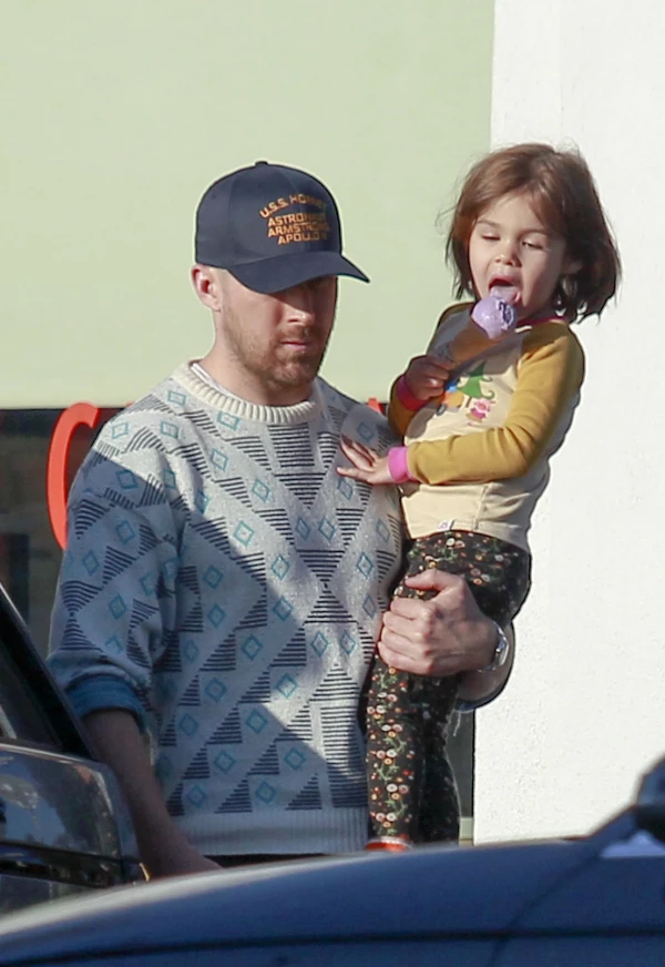 Ryan Gosling y su hija mayor
