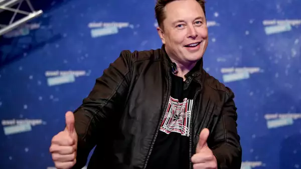 Las universidades son para divertirse: Elon Musk