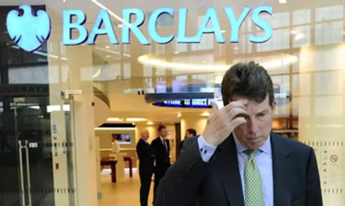 El banco anunció este martes la renuncia de su CEO, Bob Diamond. (Foto: Reuters)