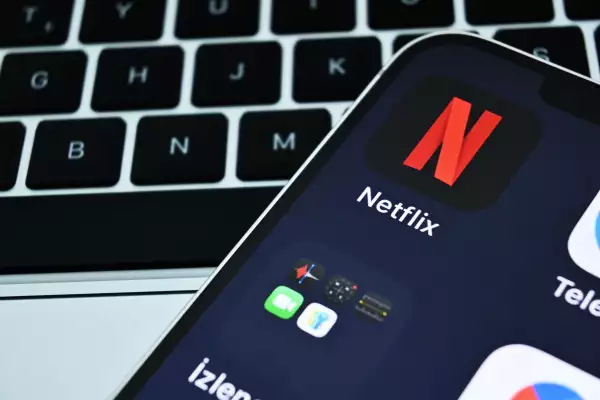 Netflix,App,Logo,On,Smartphone,Screen,,Popular,Streaming,Service