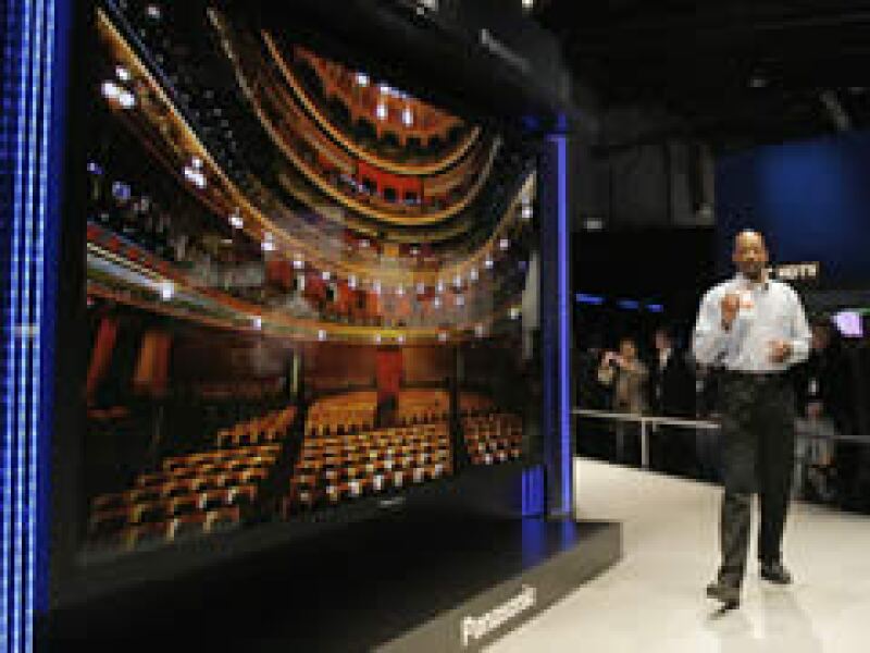 Panasonic presentó la televisión más grande del mundo de 150 pulgadas. (Foto: AP)