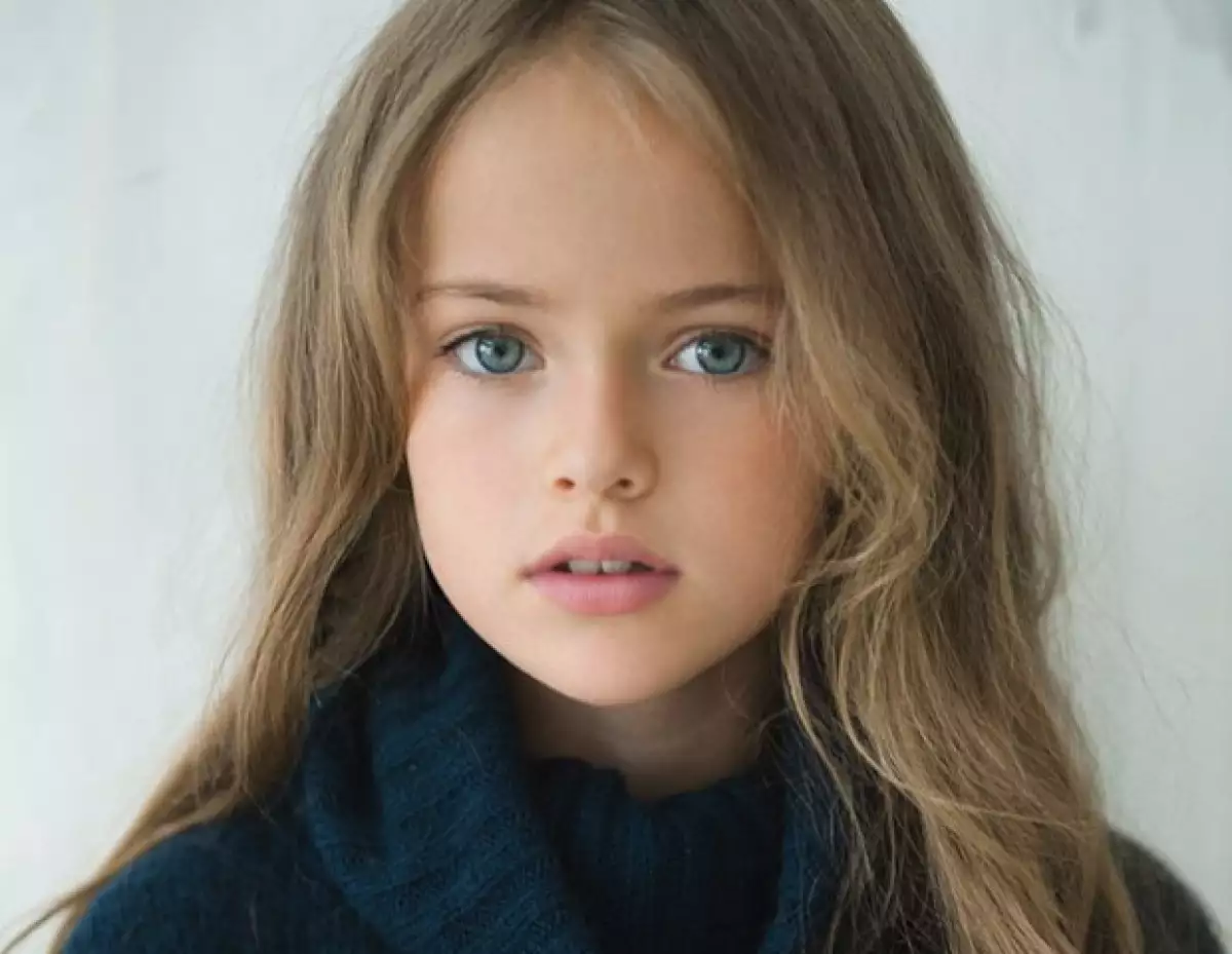 Conoce a Kristina, la top model más joven, que a sus nueve años de edad ya ha trabajado con importantes firmas como Roberto Cavalli y Dolce & Gabbana.
