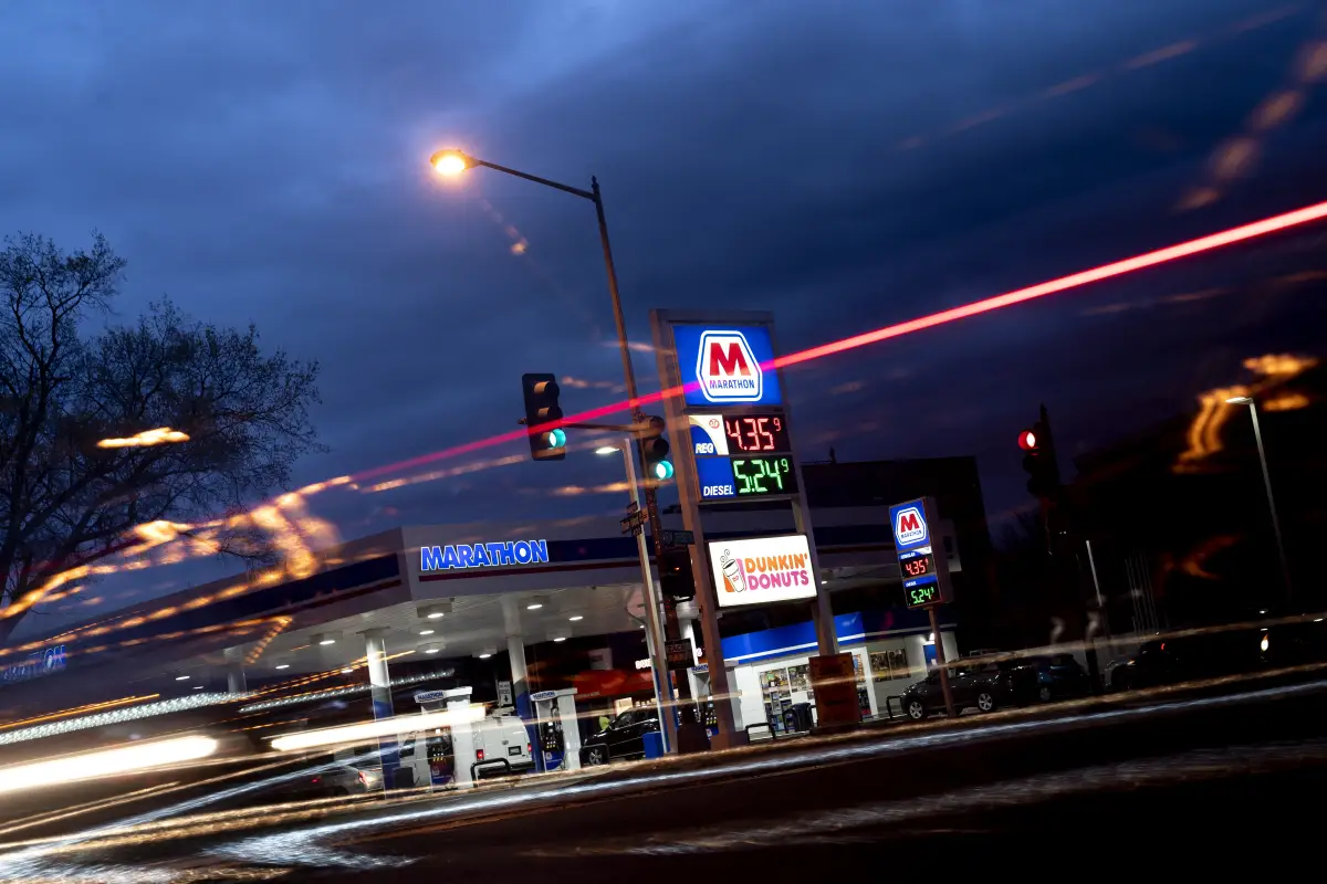 El precio de la gasolina toca récord en Estados Unidos