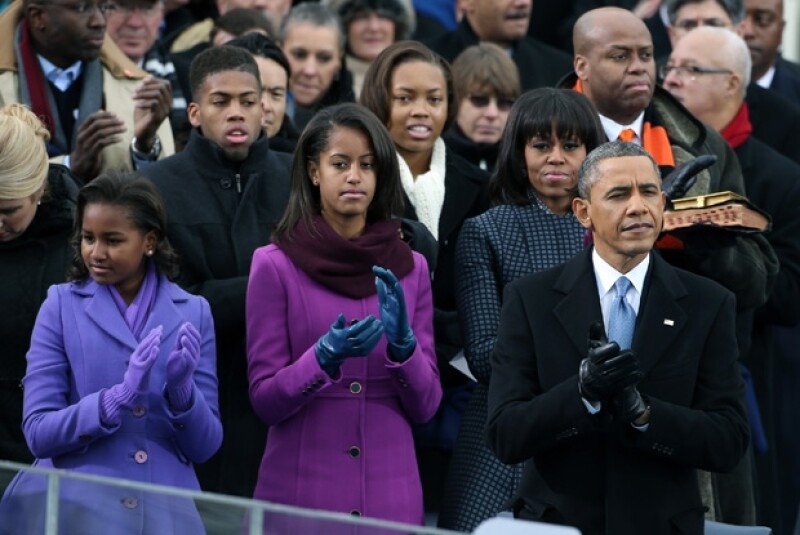 La corbata de Obama es azul.