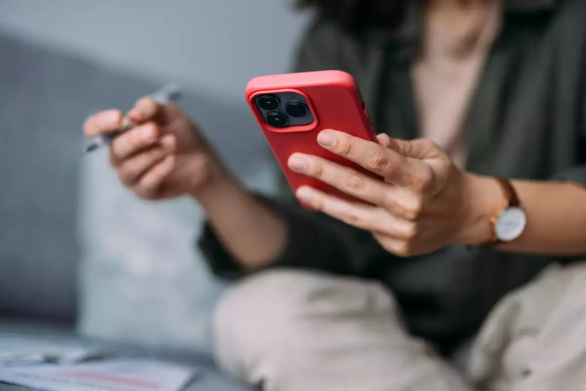 Los mexicanos recargan menos saldo en sus celulares y esta es la razón