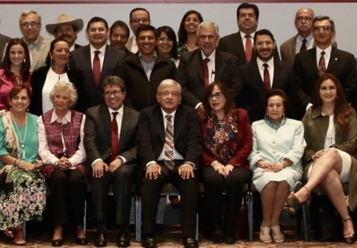 AMLO senadores.png