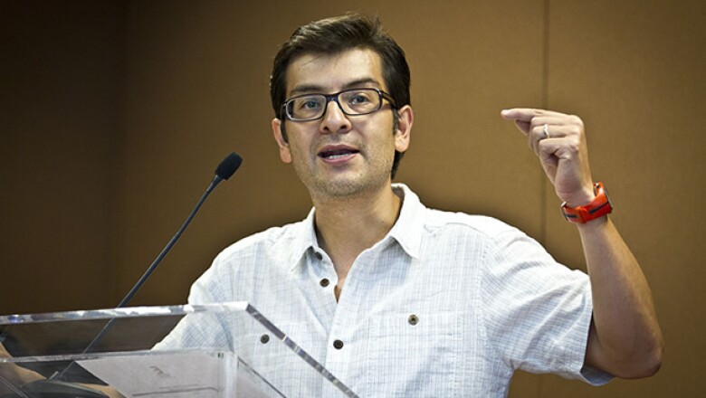 Adolfo Ortega, editor general de la revista Expansión, dio la bienvenida a los participantes de Los Emprendedores del año 2013.