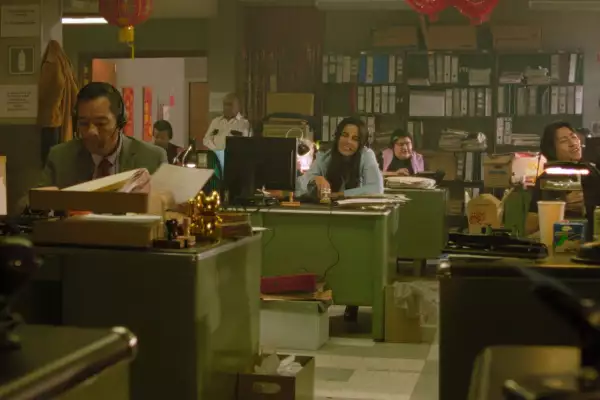 Escena de la película Qué huevos Sofía protagonizada por Giovanna Romo