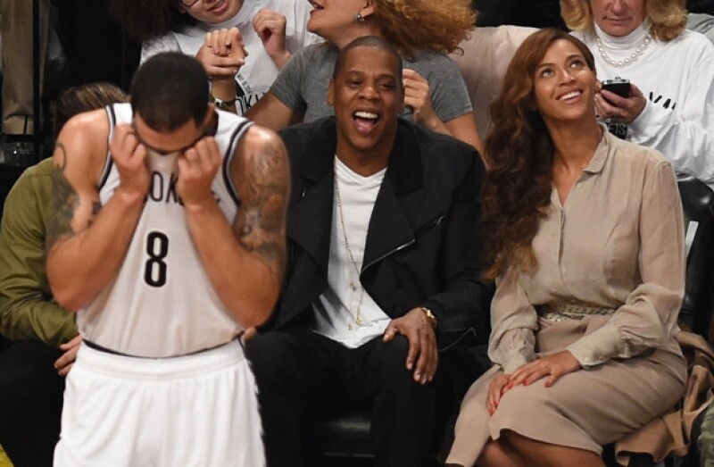 La pareja fue captada en un juego de básquetbol en Miami días después del pleito entre Jay Z y su cuñada.