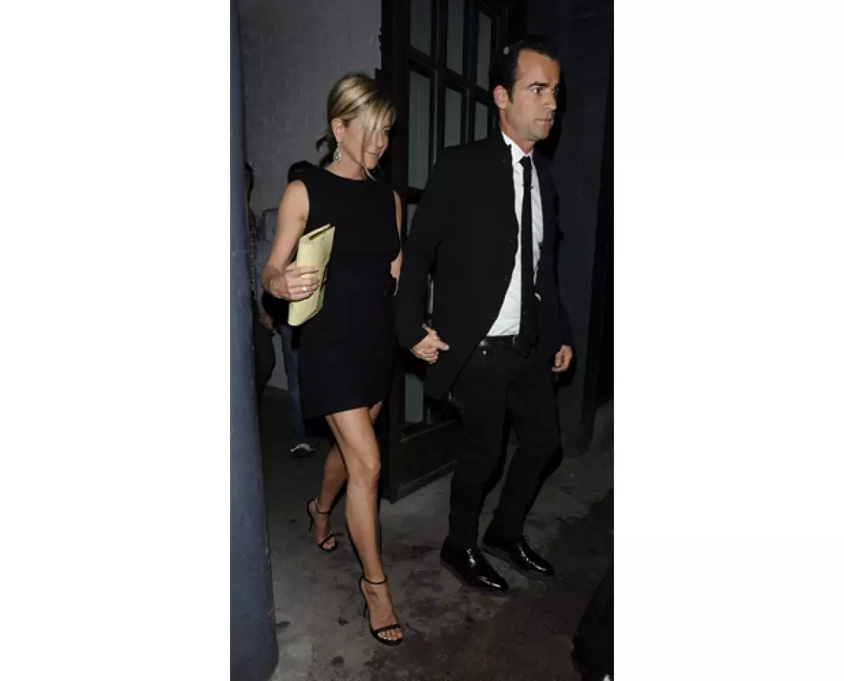La guapa actriz está envuelta una vez más en una relación. ¿Conoces bien a su nueva conquista? Su nombre es Justin Theroux y aquí te lo presentamos.