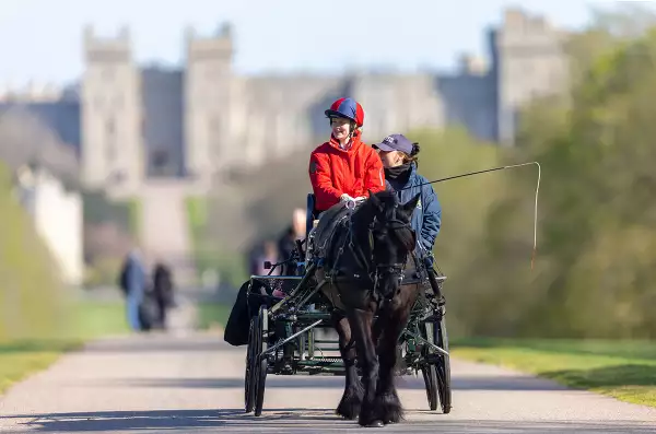 Lady Louise Windsor out for an Early Morning drive, Windsor, UK - 09 Apr 2022