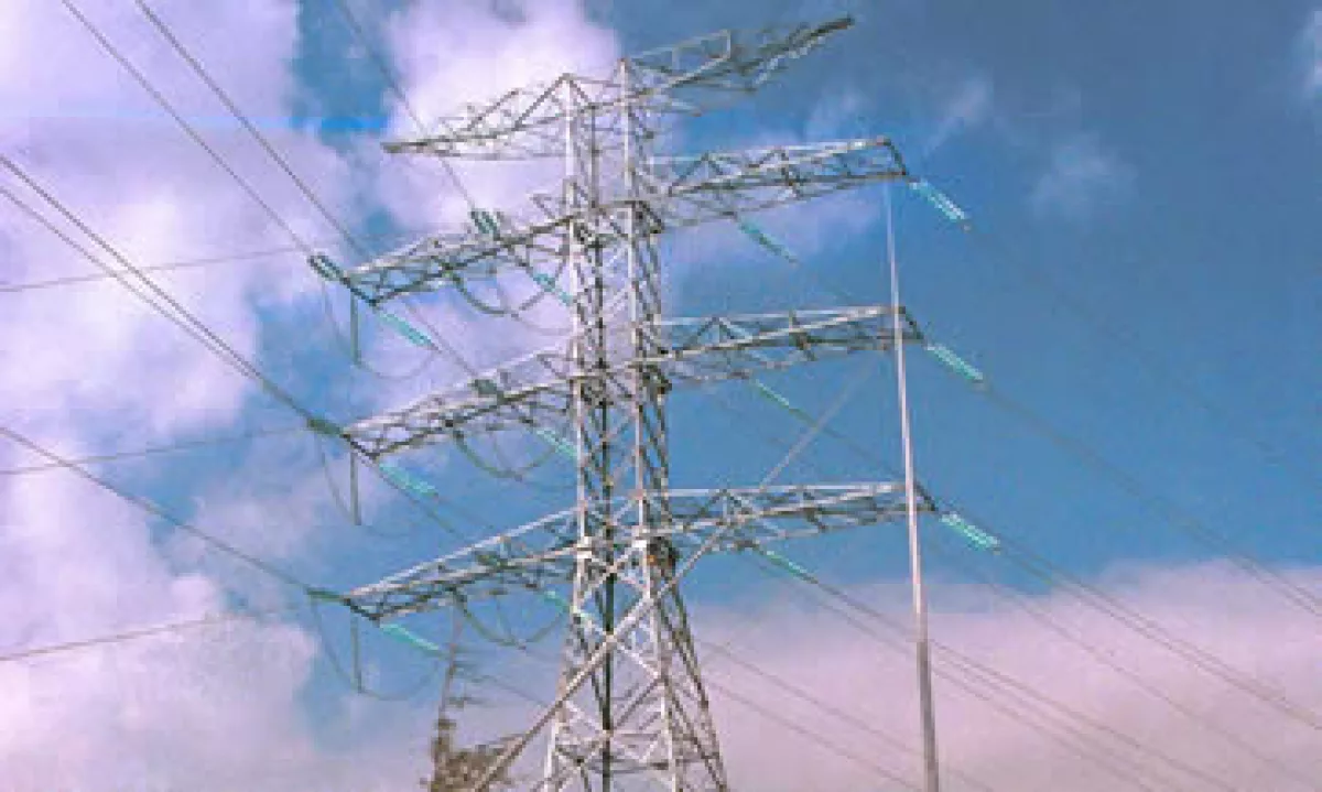 Una línea de transmisión eléctrica de la Comisión Federal de Electricidad (CFE) (Foto: Cuartoscuro)