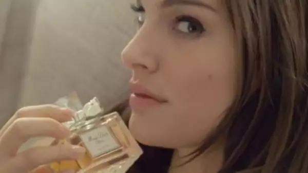 Finalmente salió la publicidad en donde la actriz, quien está nominada al Oscar, aparece como imagen de la marca.