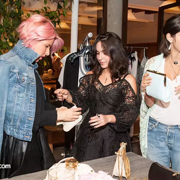 Beatriz Pasquel y Claudia Cavazos